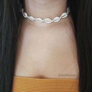 PUKA SHELL CHOKER NECKLACE